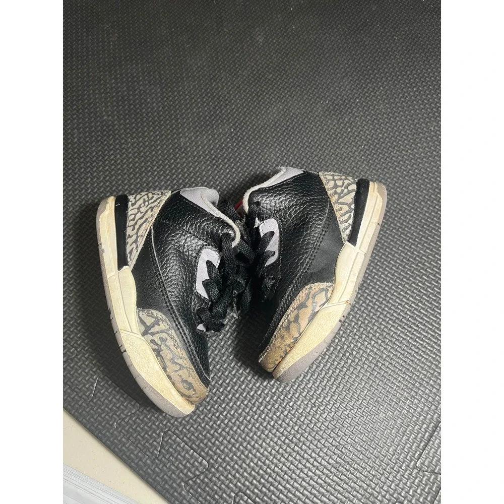 Jordan 3 Retro BT 832033 021 Black/Fire Red-Cement‎ Gray Size 6C